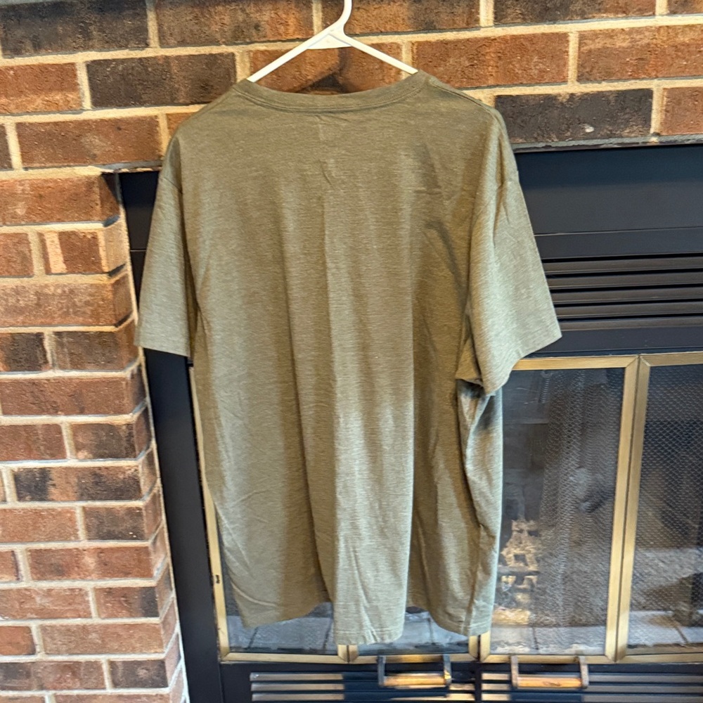 NWOT Levi's Men's Short Sleeve Tee - Picture 3 of 3